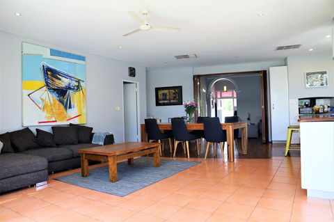 Fremantle Heritage Home For You To Enjoy! - Yamba Accommodation 12