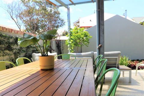 Fremantle Heritage Home For You To Enjoy! - Yamba Accommodation 5
