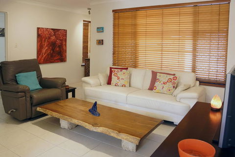 Suffolk House - Yamba Accommodation 5