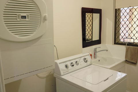 Suffolk House - Yamba Accommodation 16