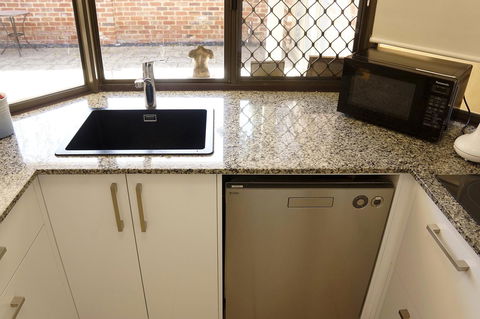 Suffolk House - Yamba Accommodation 11