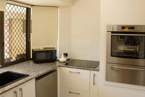 Suffolk House - Yamba Accommodation 10