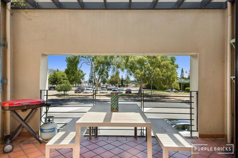 Spacious Central Townhouse - Yamba Accommodation 9