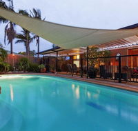 The Entertainer - Yamba Accommodation