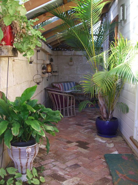 Gypsy Cottage - Yamba Accommodation 8