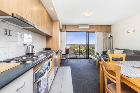 508 Stupendous Sunsets & Views Pool Gym Parking - Yamba Accommodation 12