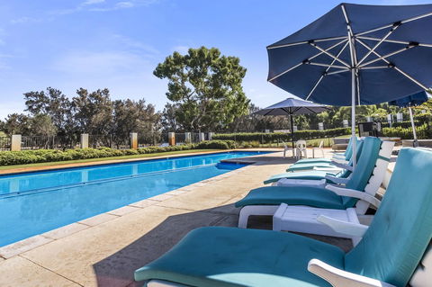508 Stupendous Sunsets & Views Pool Gym Parking - Yamba Accommodation 29