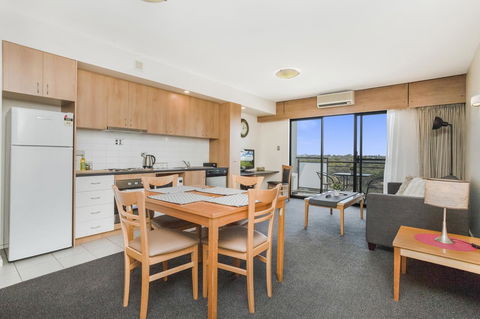 508 Stupendous Sunsets & Views Pool Gym Parking - Yamba Accommodation 11