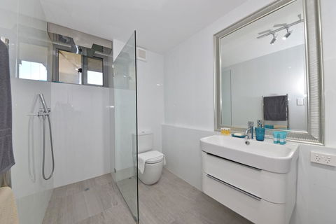 Cottesloe Apartment Close To Beach - Yamba Accommodation 12