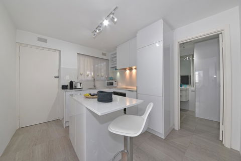 Cottesloe Apartment Close To Beach - Yamba Accommodation 11