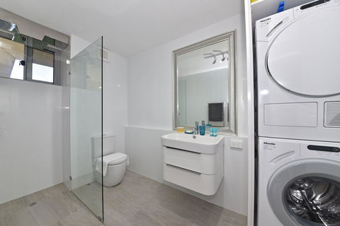 Cottesloe Apartment Close To Beach - Yamba Accommodation 2