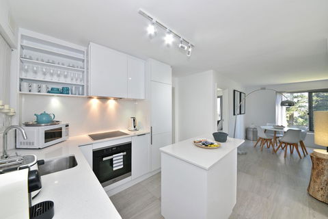 Cottesloe Apartment Close To Beach - Yamba Accommodation 8