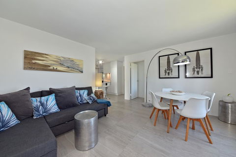 Cottesloe Apartment Close To Beach - Yamba Accommodation 6