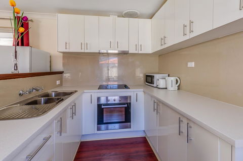 Brilliant, Neat, Convenient, Family-friendly House - Yamba Accommodation 5