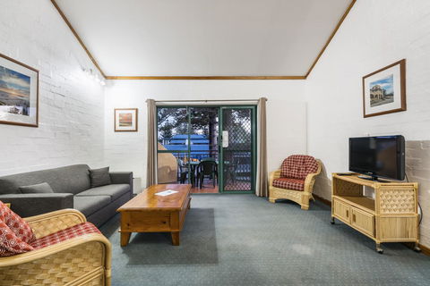 Cottesloe Beach Chalets - Yamba Accommodation 33