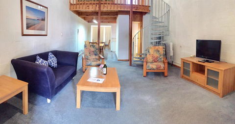 Cottesloe Beach Chalets - Yamba Accommodation 20