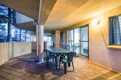 Cottesloe Beach Chalets - Yamba Accommodation 39