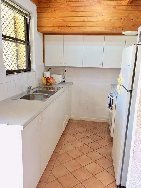 Cottesloe Beach Chalets - Yamba Accommodation 44