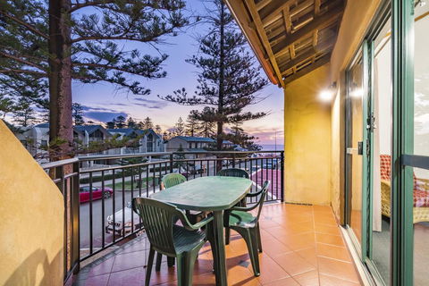 Cottesloe Beach Chalets - Yamba Accommodation 26