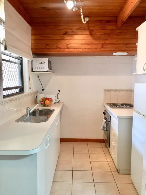 Cottesloe Beach Chalets - Yamba Accommodation 23