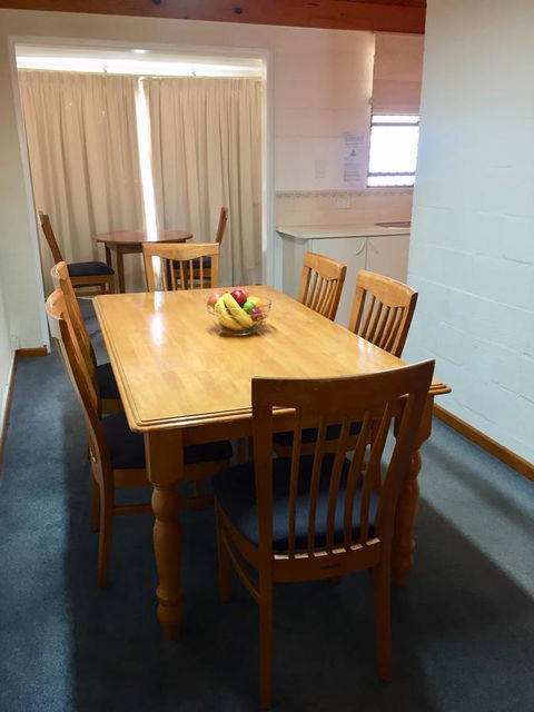 Cottesloe Beach Chalets - Yamba Accommodation 22