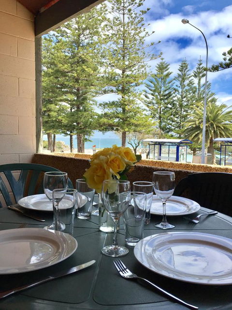 Cottesloe Beach Chalets - Yamba Accommodation 1