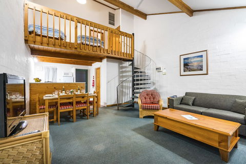 Cottesloe Beach Chalets - Yamba Accommodation 32