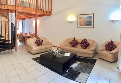 Cottesloe Beach Chalets - Yamba Accommodation 15