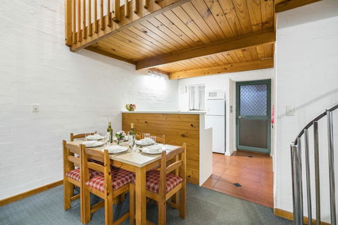 Cottesloe Beach Chalets - Yamba Accommodation 31