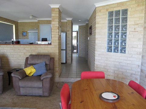 Kalbarri Riverfront Unit - Yamba Accommodation 16