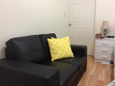 The Royal Dolphin Bed & Breakfast Safety Bay - Yamba Accommodation 2