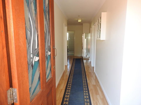 The Royal Dolphin Bed & Breakfast Safety Bay - Yamba Accommodation 13