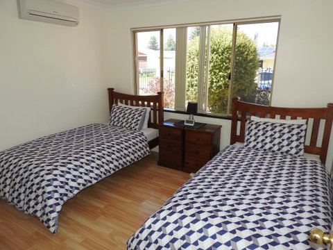 The Royal Dolphin Bed & Breakfast Safety Bay - Yamba Accommodation 15