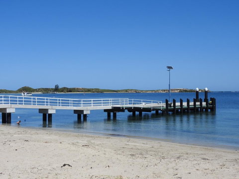 The Royal Dolphin Bed & Breakfast Safety Bay - Yamba Accommodation 11