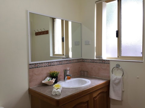 The Royal Dolphin Bed & Breakfast Safety Bay - Yamba Accommodation 20