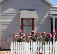 Bluebird Cottage - Yamba Accommodation