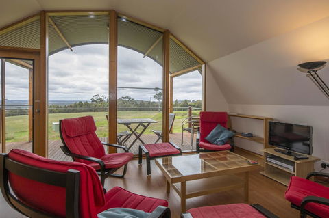 Tennessee Hill Chalets - Yamba Accommodation 24