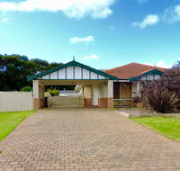 Silver Gull Family Retreat - Yamba Accommodation