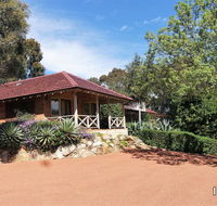 Eleebana Guest House - Yamba Accommodation