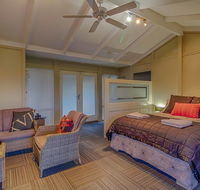 Windfall Estate Vineyard Cottage - Yamba Accommodation