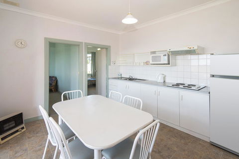 Augusta Hotel Motel - Yamba Accommodation 4