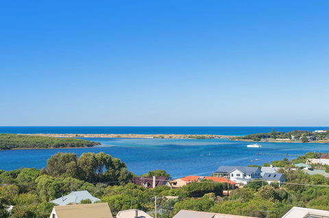 Augusta Hotel Motel - Yamba Accommodation 5