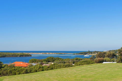 Augusta Hotel Motel - Yamba Accommodation 6