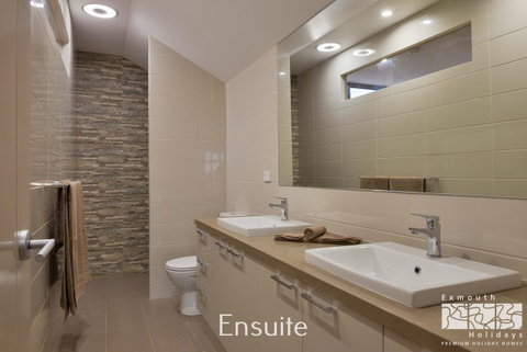 7 Kestrel Place - Yamba Accommodation 13