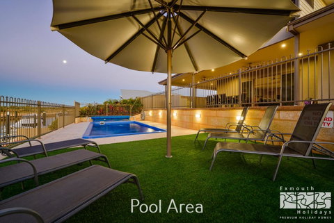 7 Kestrel Place - Yamba Accommodation 0