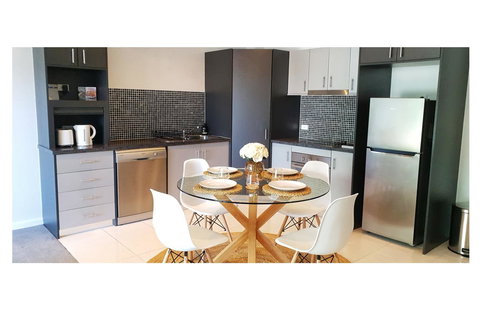 Stylish 1BDR Unit In The Heart Of Subiaco - Yamba Accommodation 5