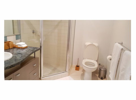 Stylish 1BDR Unit In The Heart Of Subiaco - Yamba Accommodation 9