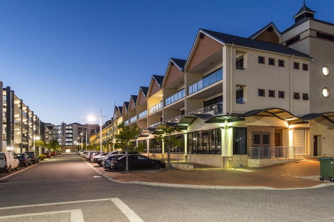 Dolphin Quay Apartments - Yamba Accommodation 18
