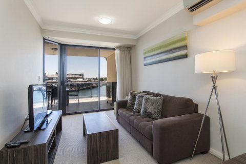 Dolphin Quay Apartments - Yamba Accommodation 32