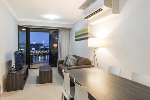 Dolphin Quay Apartments - Yamba Accommodation 19